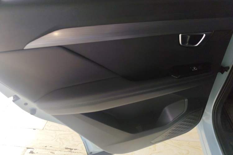 Used Wuling Asta 2021 1.5T CVT Starlight Edition Left Rear Door Interior