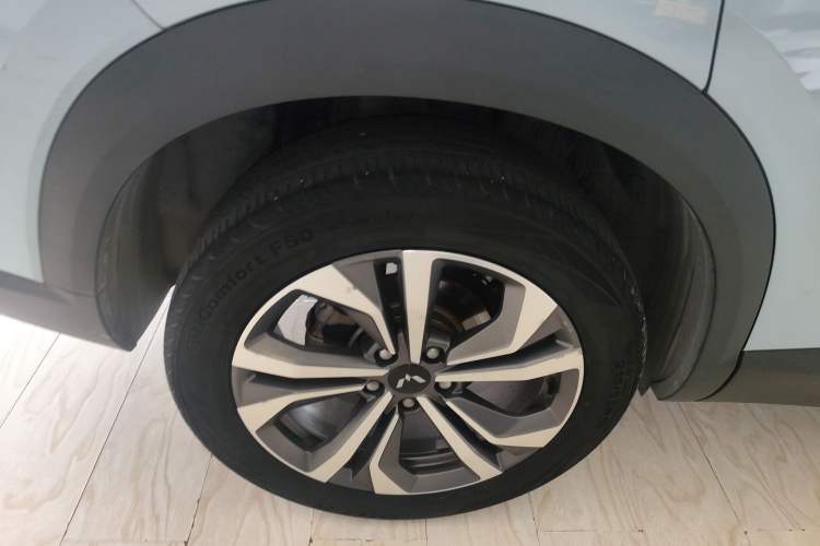 Used Wuling Asta 2021 1.5T CVT Starlight Edition Right Rear Wheel Hub