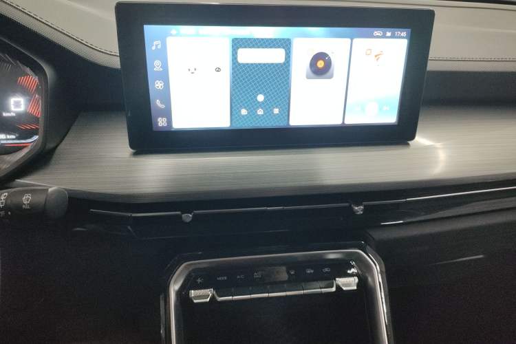 Used Wuling Asta 2021 1.5T CVT Starlight Edition Audio And AC Panel