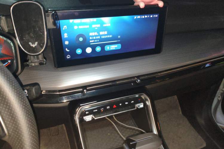 Used Wuling Asta 2021 1.5T CVT Starlight Edition Audio And AC Panel
