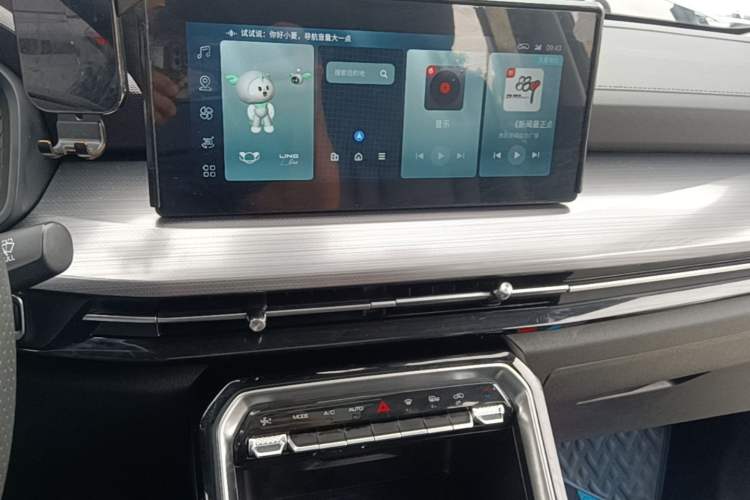 Used Wuling Asta 2021 1.5T CVT Star曜 Edition Audio And AC Panel