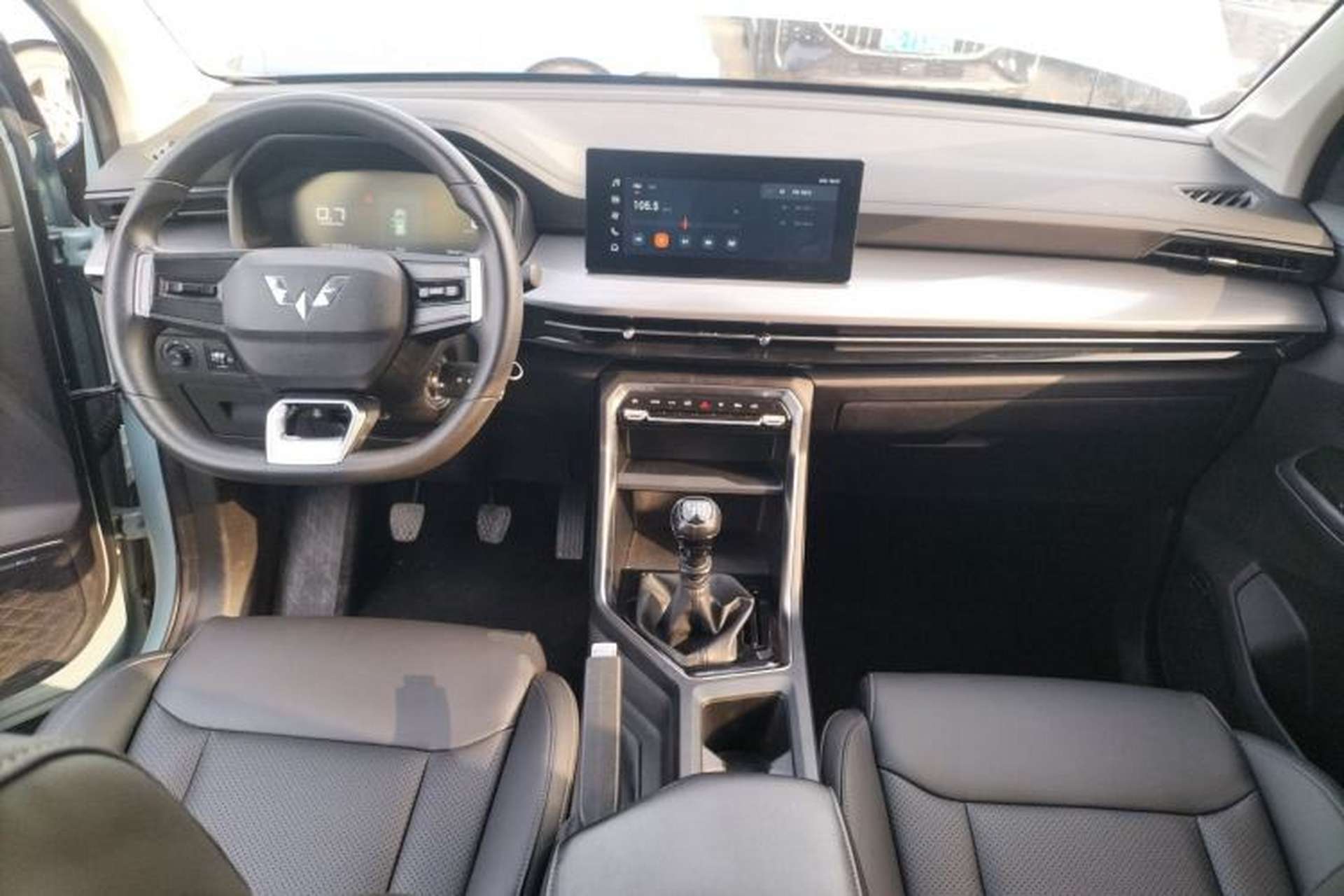 Used Wuling Asta 2021 1.5T Manual Starlight Edition Center Console