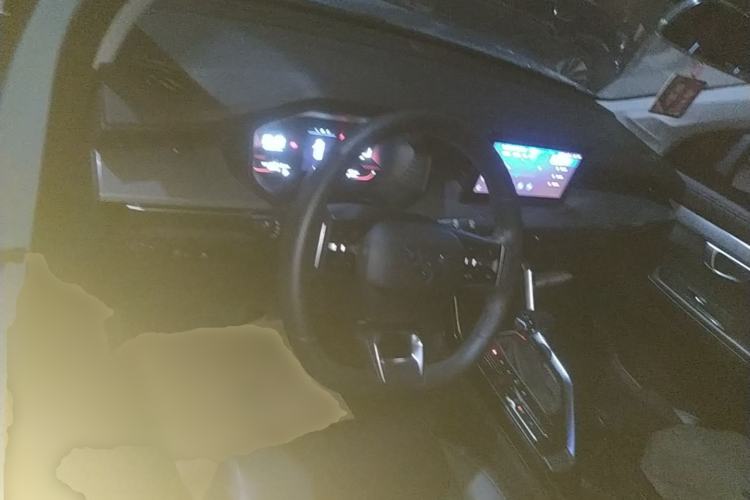 Used Wuling Asta 2021 1.5T CVT Starlight Edition Center Console