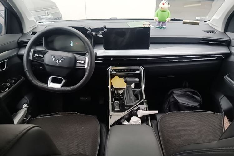 Used Wuling Asta 2021 1.5T CVT Starlight Edition Center Console