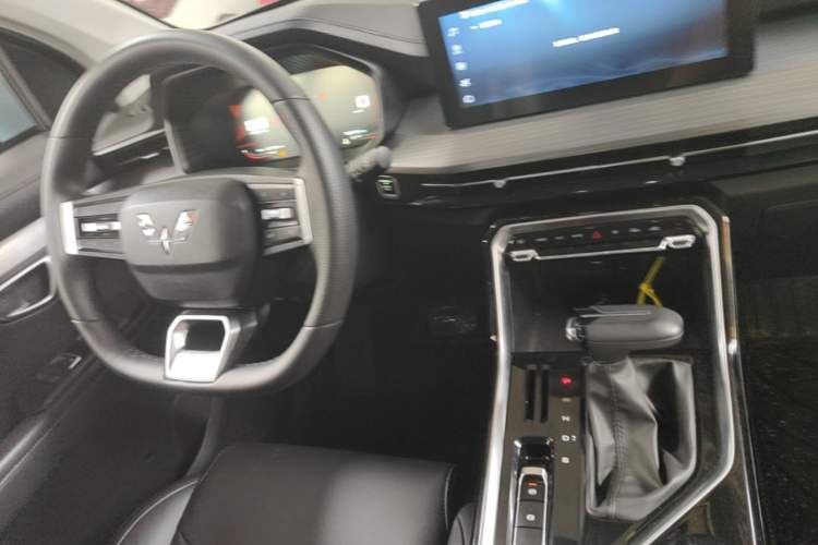 Used Wuling Asta 2021 1.5T CVT Star曜 Edition Center Console