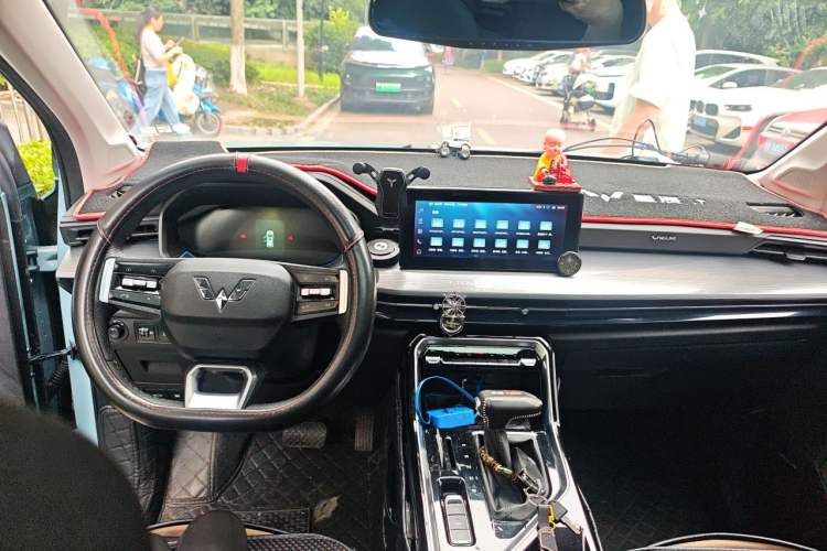 Used Wuling Asta 2021 1.5T CVT Starlight Edition Center Console