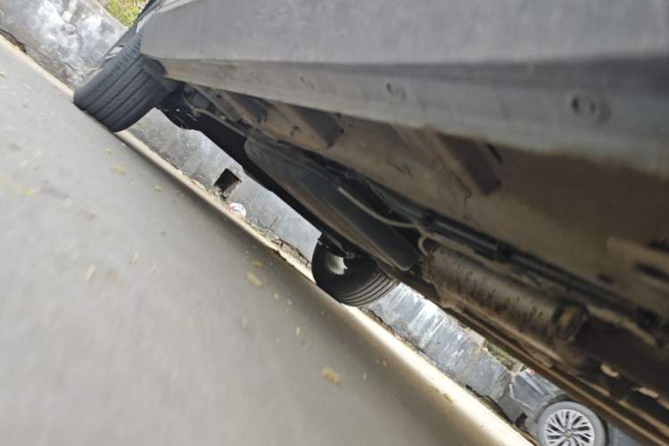 Used Wuling Asta 2021 1.5T Manual Starlight Edition Chassis Front Right