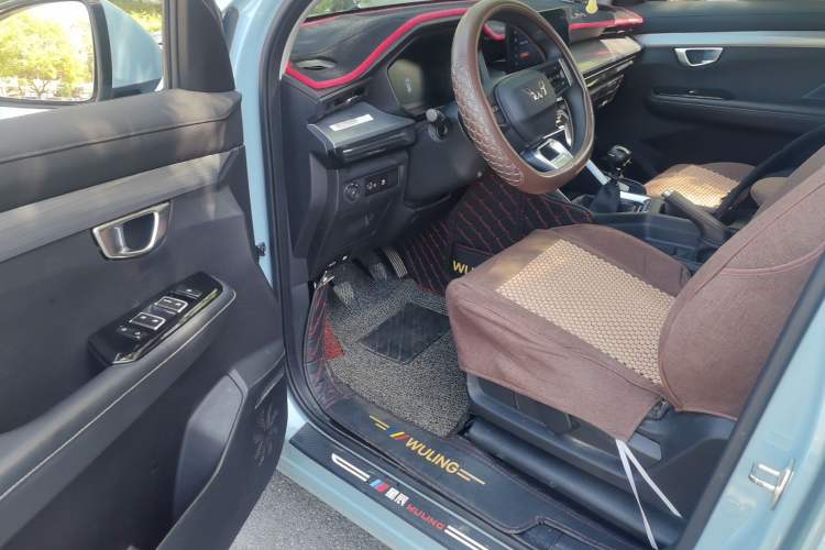 Used Wuling Asta 2021 1.5T Manual Starlight Edition Driver Seat