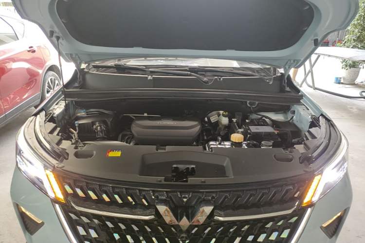 Used Wuling Asta 2021 1.5T CVT Star曜 Edition Engine Bay