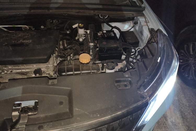 Used Wuling Asta 2021 1.5T CVT Starlight Edition Engine Bay Left