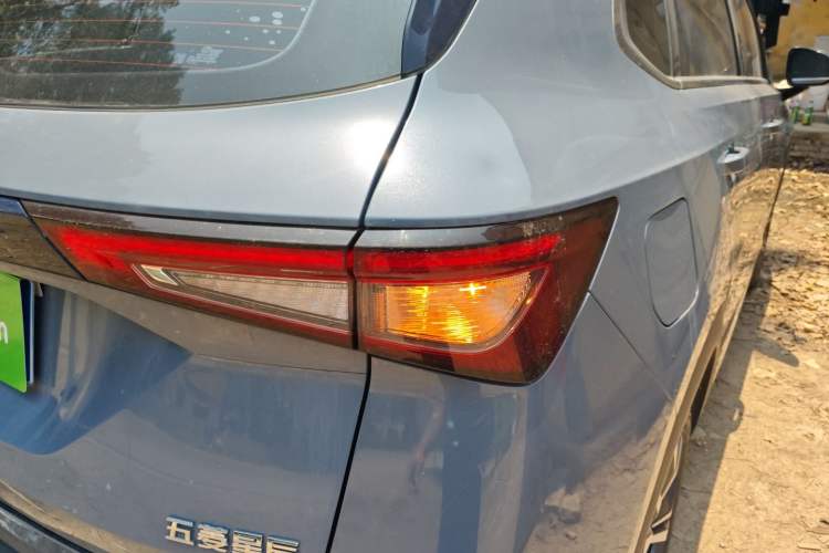 Used Wuling Asta 2021 1.5T CVT Starlight Edition Exterior 6