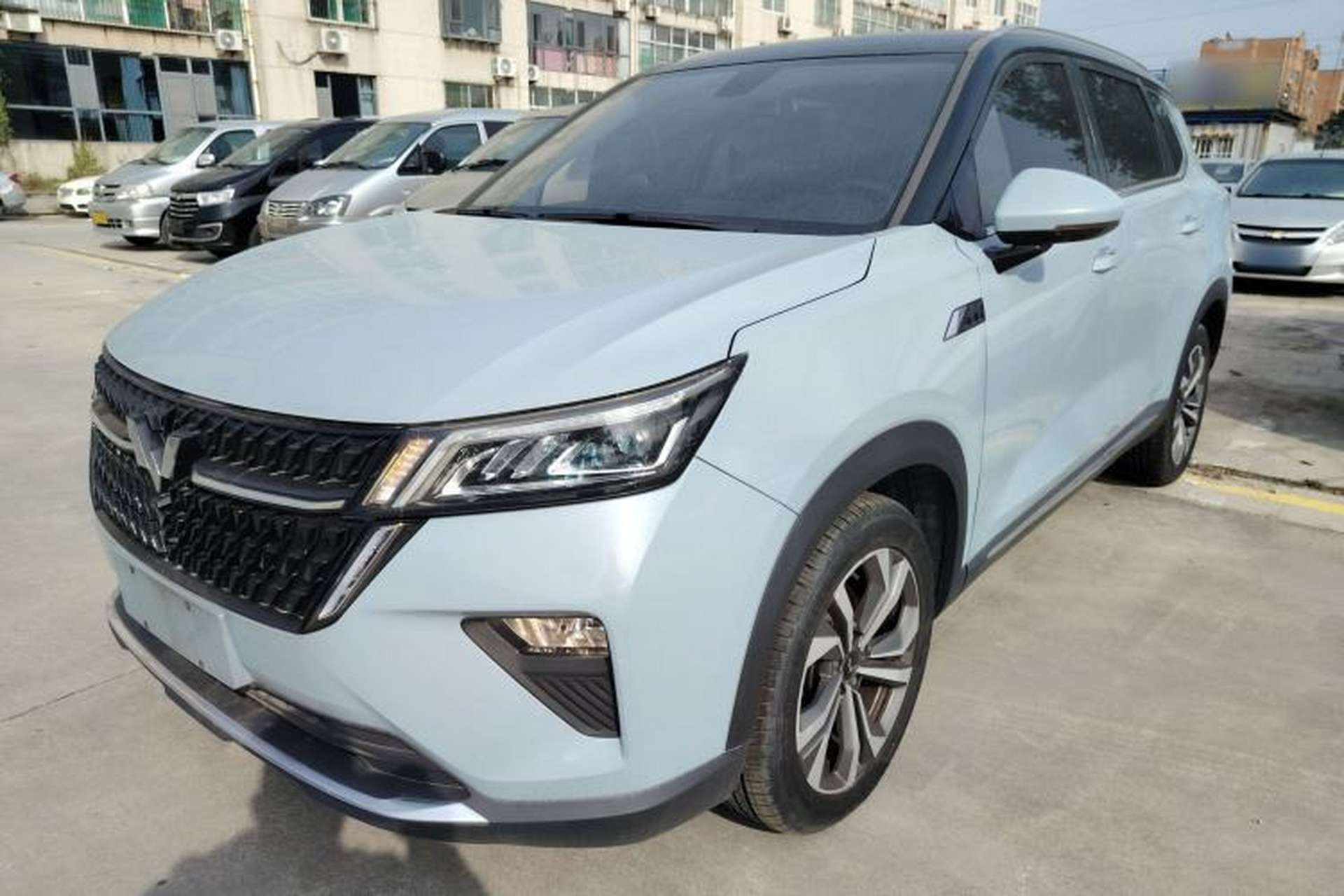 Used Wuling Asta 2021 1.5T CVT Starlight Edition Front Left 45 Deg