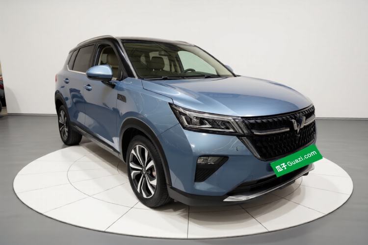 Used Wuling Asta 2021 1.5T CVT Starlight Edition Front Right 45 Deg