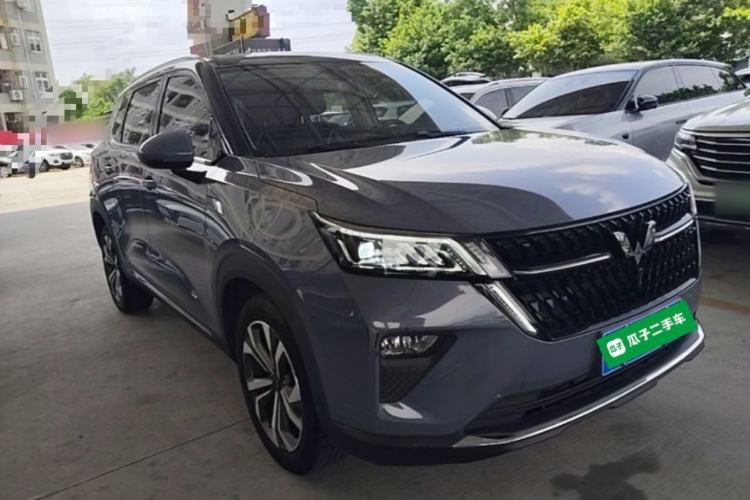Used Wuling Asta 2021 1.5T CVT Starlight Edition Front Right 45 Deg