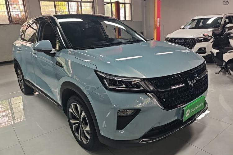 Used Wuling Asta 2021 1.5T CVT Starlight Edition Front Right 45 Deg