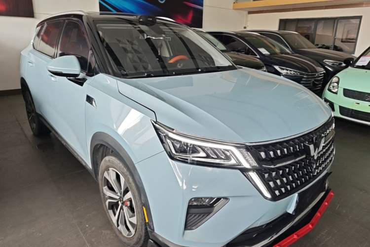 Used Wuling Asta 2021 1.5T CVT Starlight Edition Front Right 45 Deg
