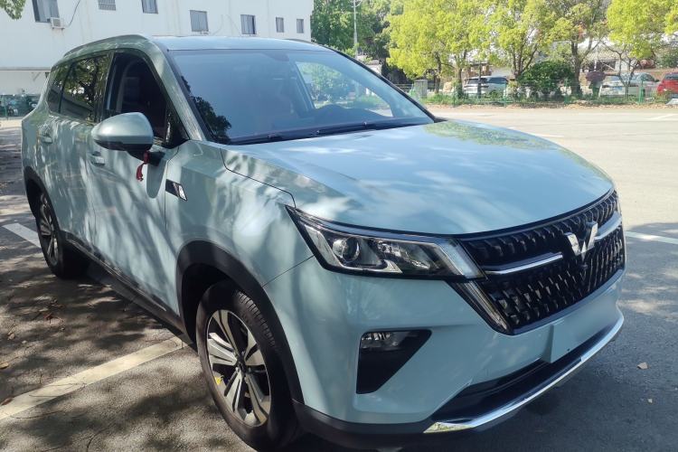 Used Wuling Asta 2021 1.5T Manual Starlight Edition Front Right 45 Deg