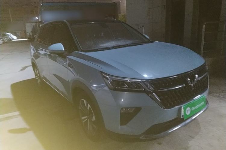 Used Wuling Asta 2021 1.5T CVT Starlight Edition Front Right 45 Deg