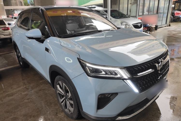 Used Wuling Asta 2021 1.5T CVT Star曜 Edition Front Right 45 Deg