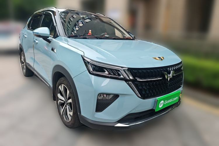 Used Wuling Asta 2021 1.5T CVT Starlight Edition Front Right 45 Deg