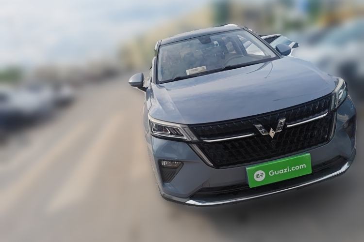 Used Wuling Asta 2021 1.5T CVT Starlight Edition Front Right 45 Deg