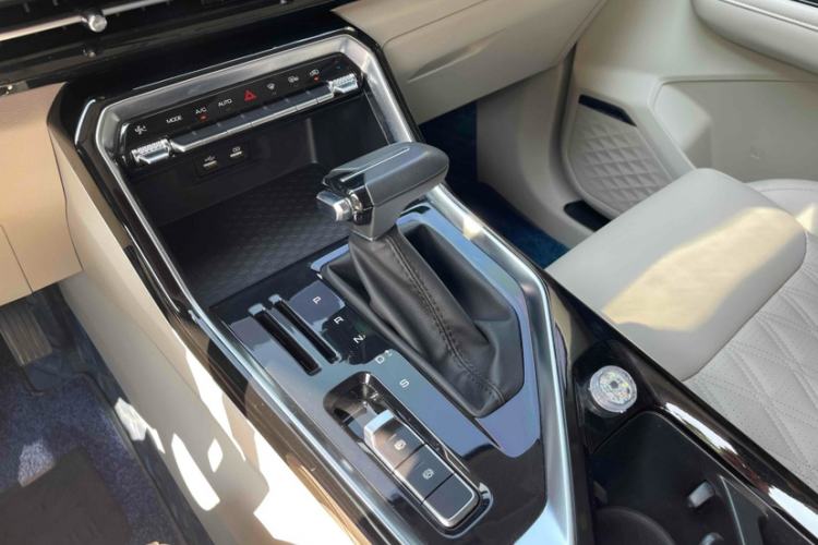 Used Wuling Asta 2021 1.5T CVT Star曜 Edition Gear Lever