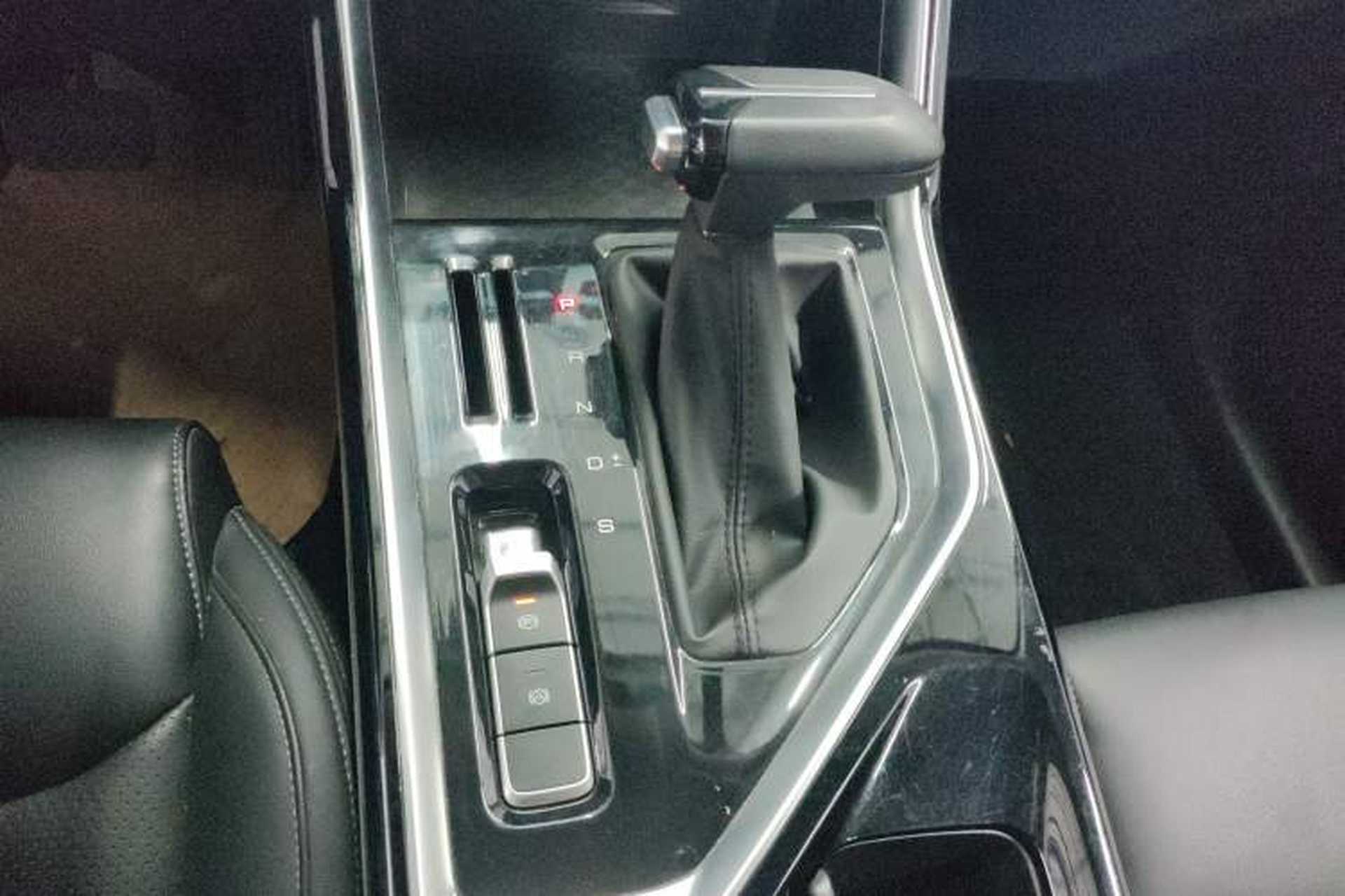 Used Wuling Asta 2021 1.5T CVT Starlight Edition Gear Lever