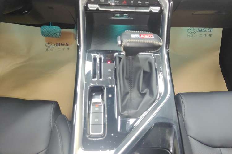 Used Wuling Asta 2021 1.5T CVT Star曜 Edition Gear Lever