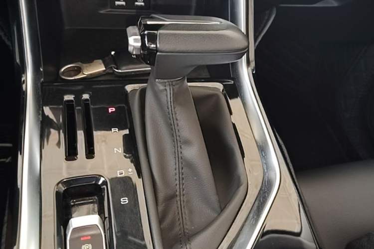 Used Wuling Asta 2021 1.5T CVT Starlight Edition Gear Lever