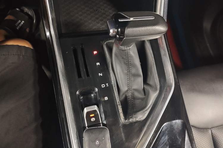 Used Wuling Asta 2021 1.5T CVT Starlight Edition Gear Lever