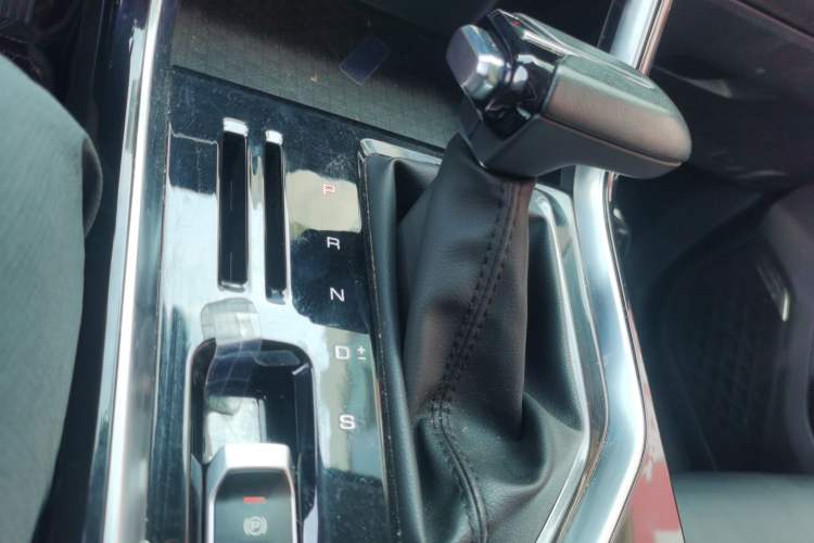 Used Wuling Asta 2021 1.5T CVT Star曜 Edition Gear Lever