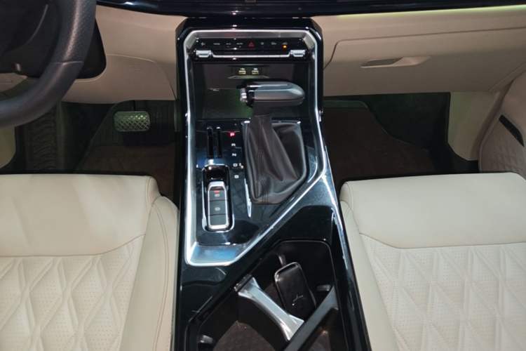 Used Wuling Asta 2021 1.5T CVT Star曜 Edition Gear Lever