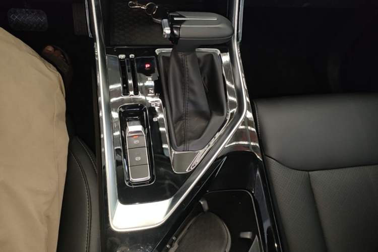 Used Wuling Asta 2021 1.5T CVT Star曜 Edition Gear Lever