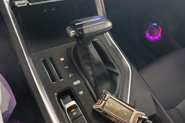 Used Wuling Asta 2021 1.5T CVT Starlight Edition Gear Lever