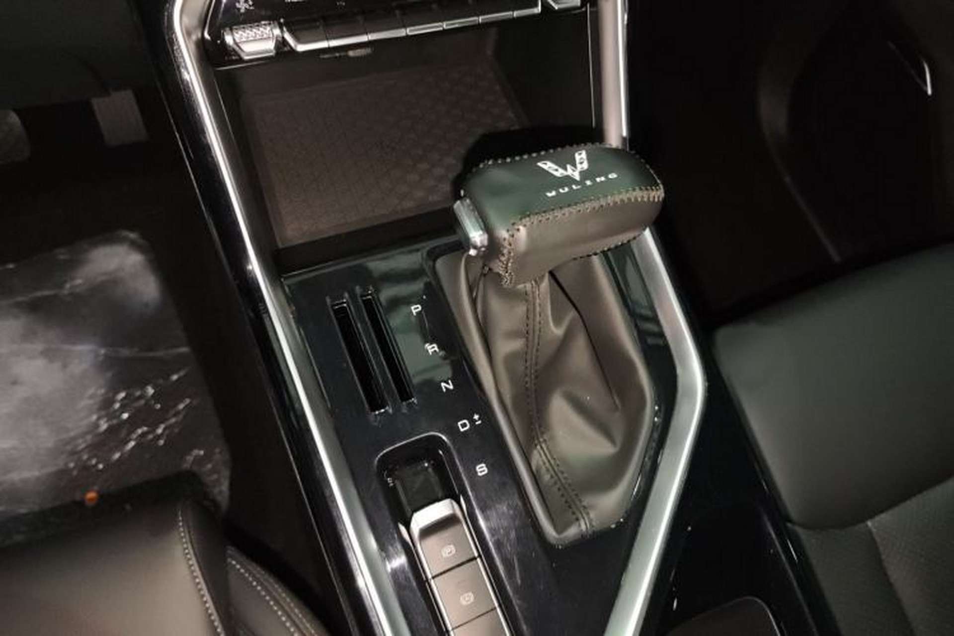 Used Wuling Asta 2021 1.5T CVT Starlight Edition Gear Lever
