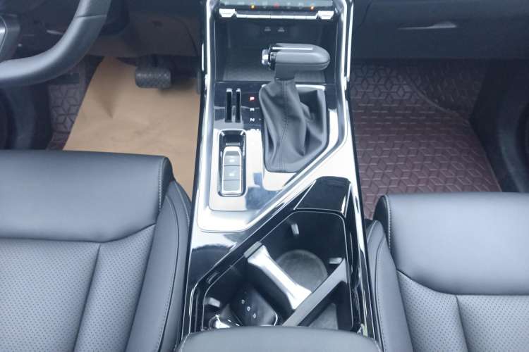 Used Wuling Asta 2021 1.5T CVT Starlight Edition Gear Lever
