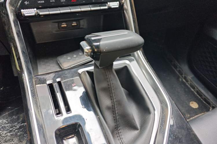 Used Wuling Asta 2021 1.5T CVT Starlight Edition Gear Lever