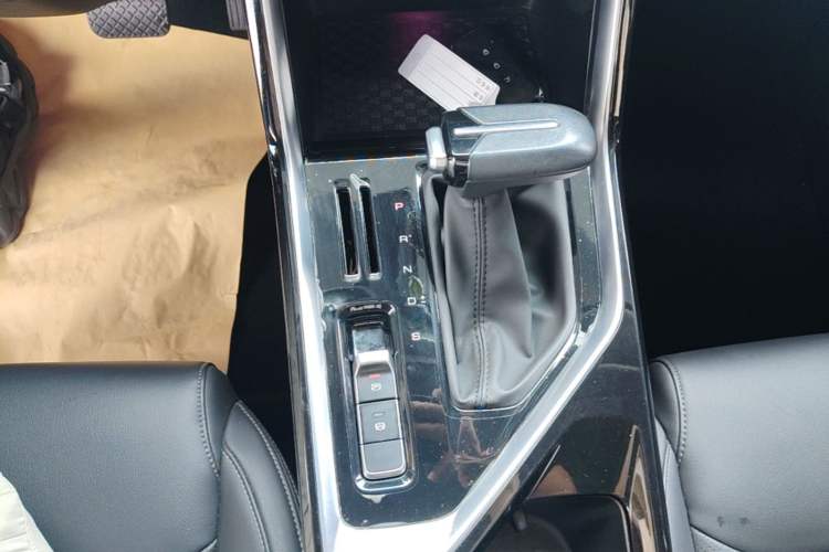 Used Wuling Asta 2021 1.5T CVT Star曜 Edition Gear Lever