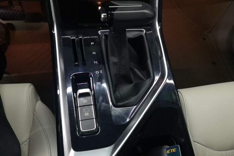 Used Wuling Asta 2021 1.5T CVT Star曜 Edition Gear Lever