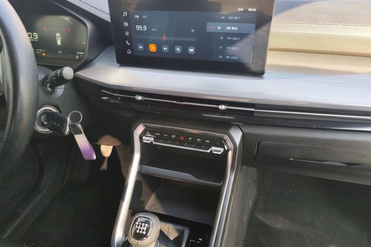 Used Wuling Asta 2021 1.5T Manual Starlight Edition Interior 3