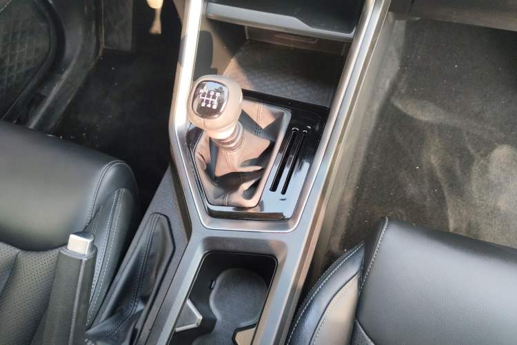 Used Wuling Asta 2021 1.5T Manual Starlight Edition Interior 4