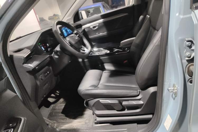 Used Wuling Asta 2021 1.5T CVT Starlight Edition Left Front Seat