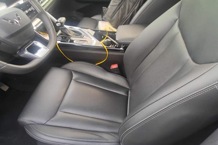 Used Wuling Asta 2021 1.5T CVT Starlight Edition Left Front Seat