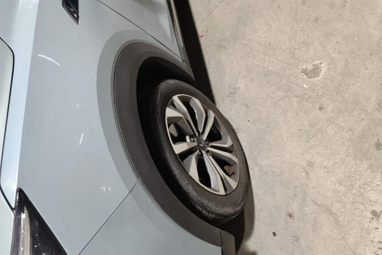 Used Wuling Asta 2021 1.5T CVT Starlight Edition Left Front Wheel Hub