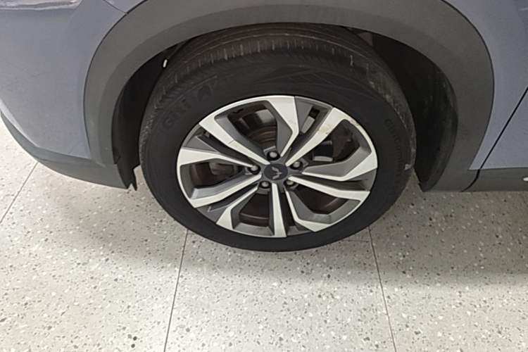 Used Wuling Asta 2021 1.5T CVT Star-Yao Edition Left Front Wheel Hub