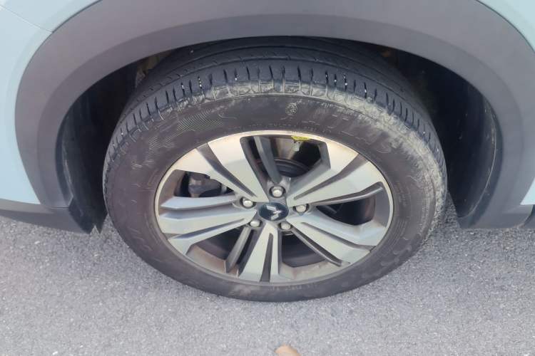 Used Wuling Asta 2021 1.5T Manual Starlight Edition Left Front Wheel Hub
