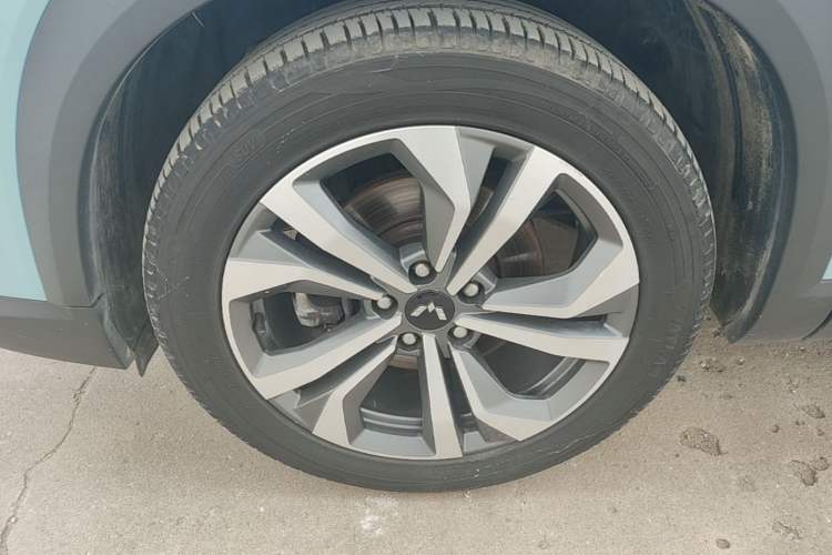 Used Wuling Asta 2021 1.5T CVT Star曜 Edition Left Front Wheel Hub