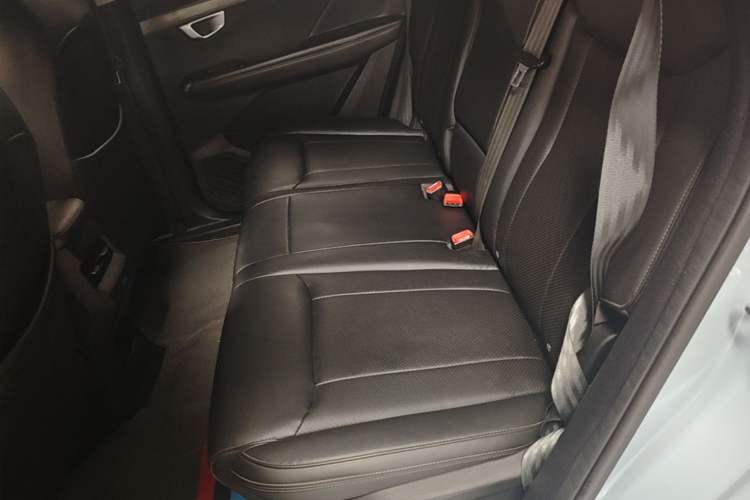 Used Wuling Asta 2021 1.5T CVT Starlight Edition Left Rear Seat