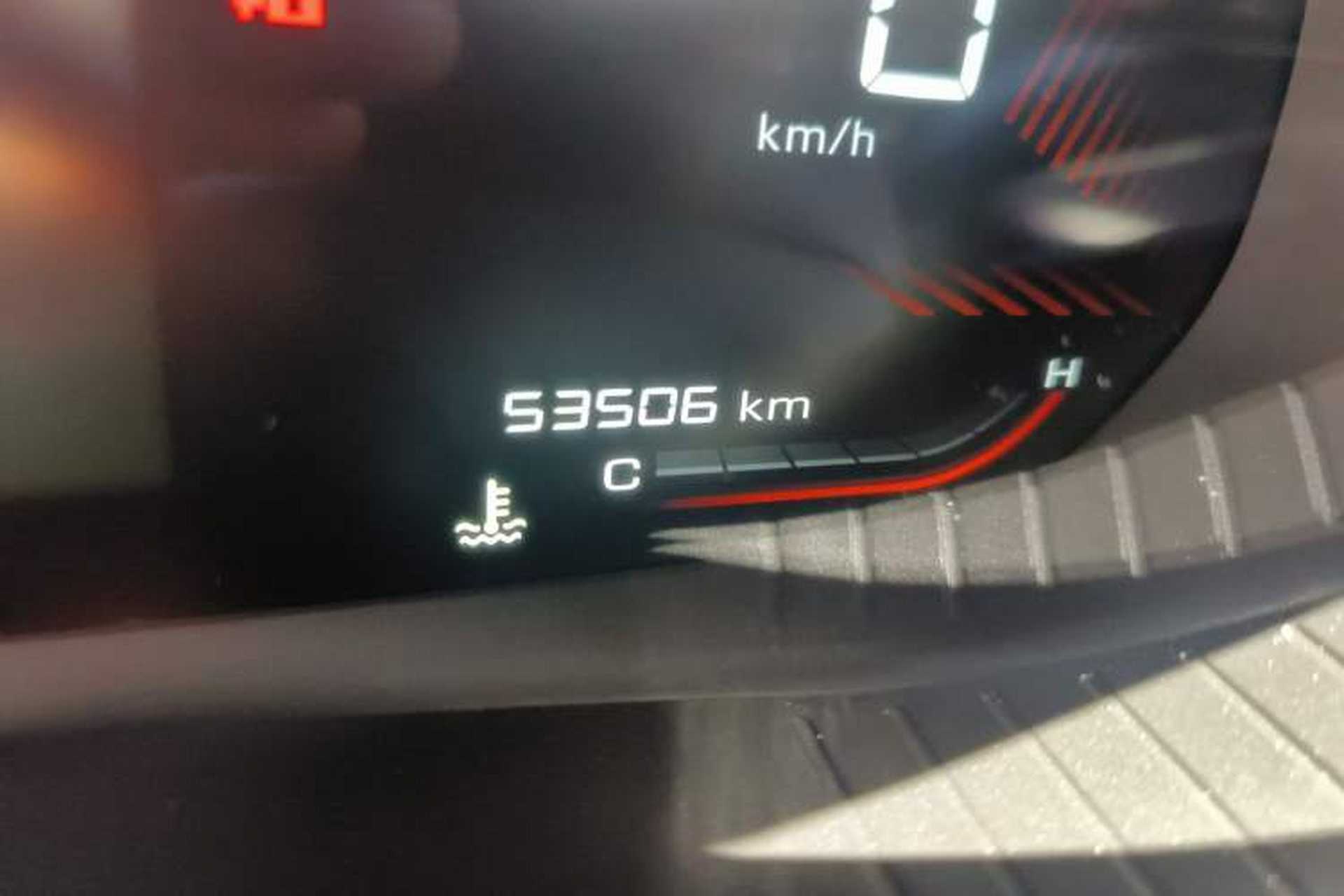Used Wuling Asta 2021 1.5T CVT Starlight Edition Odometer Close Up