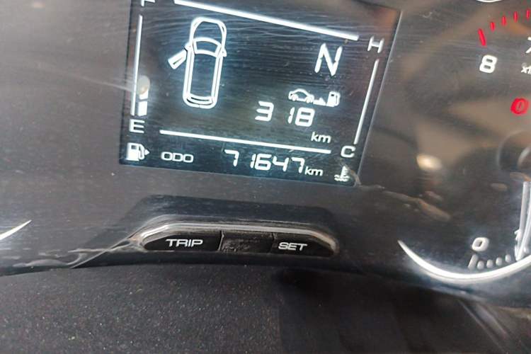 Used Wuling Asta 2021 1.5T Manual Xingyue Edition Odometer Close Up